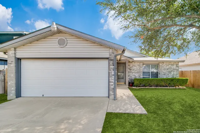 $1,750 | 8010 Chestnut Barr Drive, Converse, TX 78109