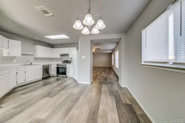 $1,750 | 8010 Chestnut Barr Drive, Converse, TX 78109