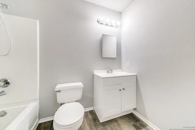 $1,750 | 8010 Chestnut Barr Drive, Converse, TX 78109