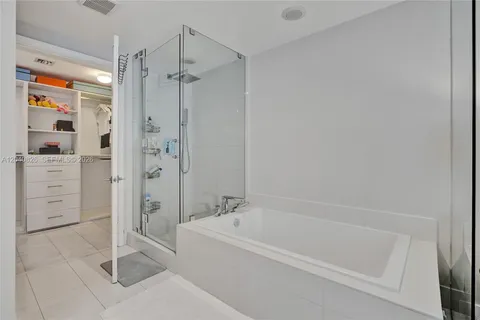 $1,895,000 | 650 Northeast 32nd Street, Unit 3901, Miami, FL 33137