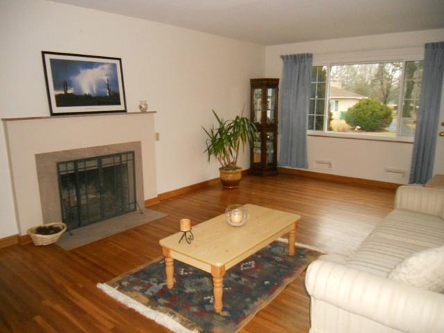 3528 Henderson Road Columbus, OH 43220 - Photo 3 of 25 Gallery Image 3