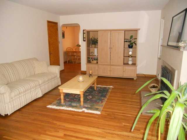 3528 Henderson Road Columbus, OH 43220 - Photo 5 of 25 Gallery Image 5