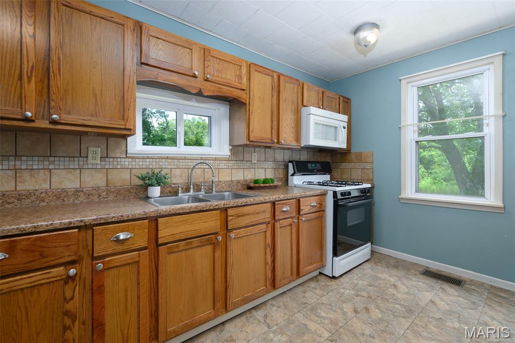 765 Main Street Morrison, MO 65061 - Photo 10 of 26