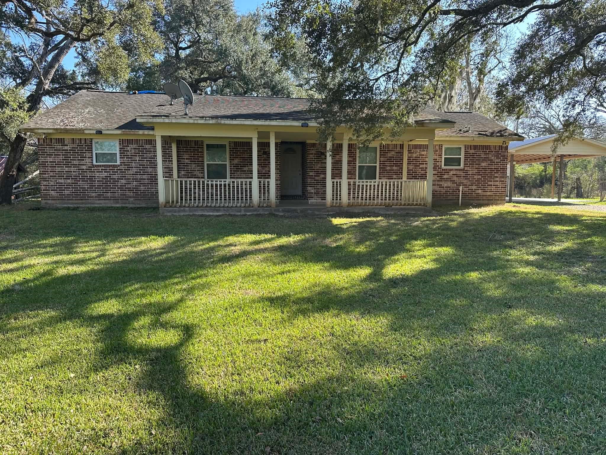 6718 Live Oak Drive Rosharon, TX 77583 - Photo 1 of 47