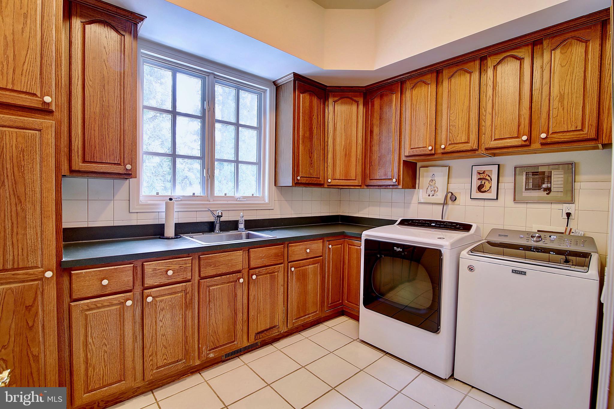 2180 Hunter Mill Road Vienna, VA 22181 - Photo 16 of 44 Laundry Room