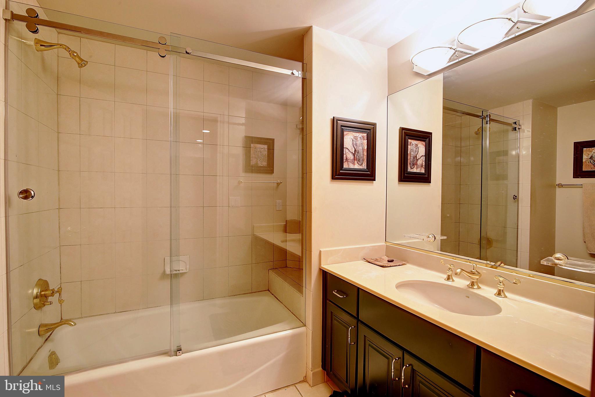 2180 Hunter Mill Road Vienna, VA 22181 - Photo 35 of 44 En Suite Full Bathroom