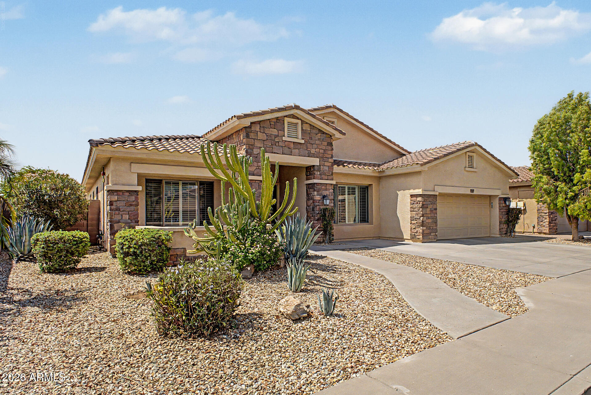 2335 West Maya Way Phoenix, AZ 85085 - Photo 3 of 52 04 - Maya