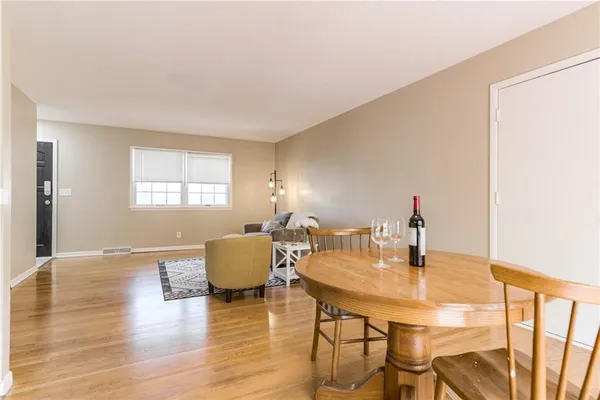 $300,000 | 9317 Mullen Road, Lenexa, KS 66215