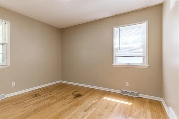 $300,000 | 9317 Mullen Road, Lenexa, KS 66215