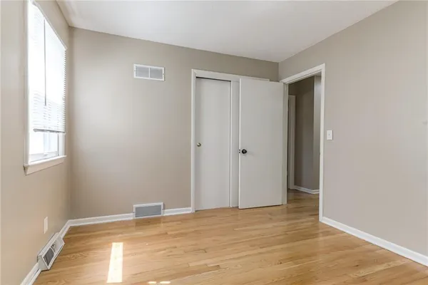 $300,000 | 9317 Mullen Road, Lenexa, KS 66215