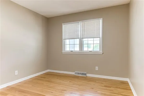 $300,000 | 9317 Mullen Road, Lenexa, KS 66215