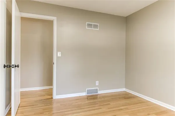 $300,000 | 9317 Mullen Road, Lenexa, KS 66215
