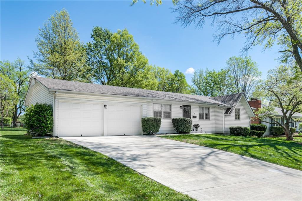 9317 Mullen Road Lenexa, KS 66215 - Photo 3 of 50