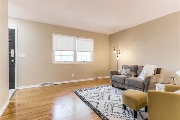 $300,000 | 9317 Mullen Road, Lenexa, KS 66215