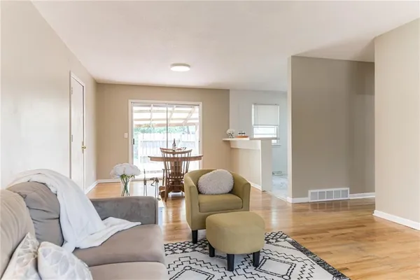 $300,000 | 9317 Mullen Road, Lenexa, KS 66215