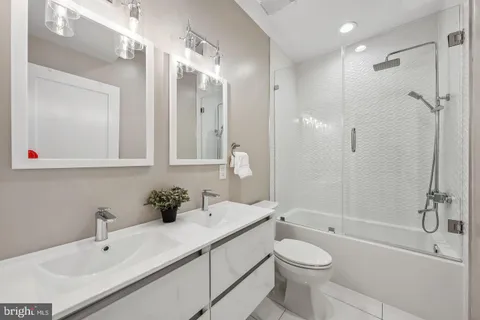 $3,950 | 1213 Holbrook Street Northeast, Unit 1, Washington, DC 20002