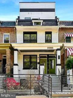 $3,950 | 1213 Holbrook Street Northeast, Unit 1, Washington, DC 20002