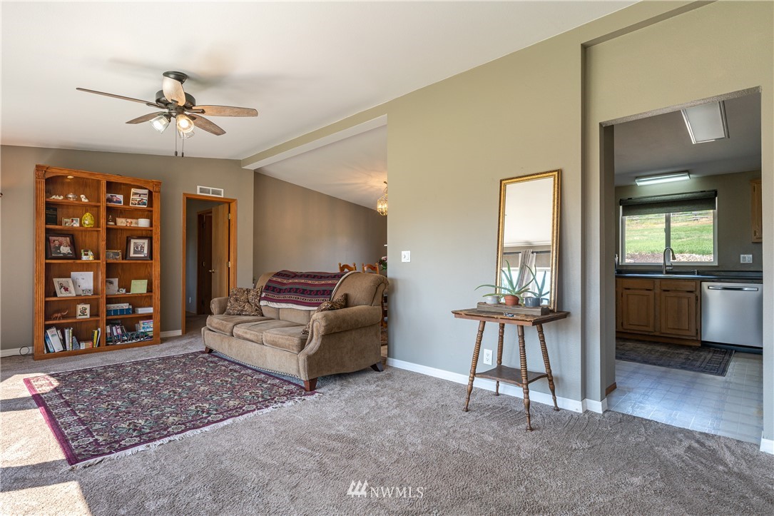 10185 Beecher Hill Road Peshastin, WA 98847 - Photo 11 of 32 Gallery Image 11