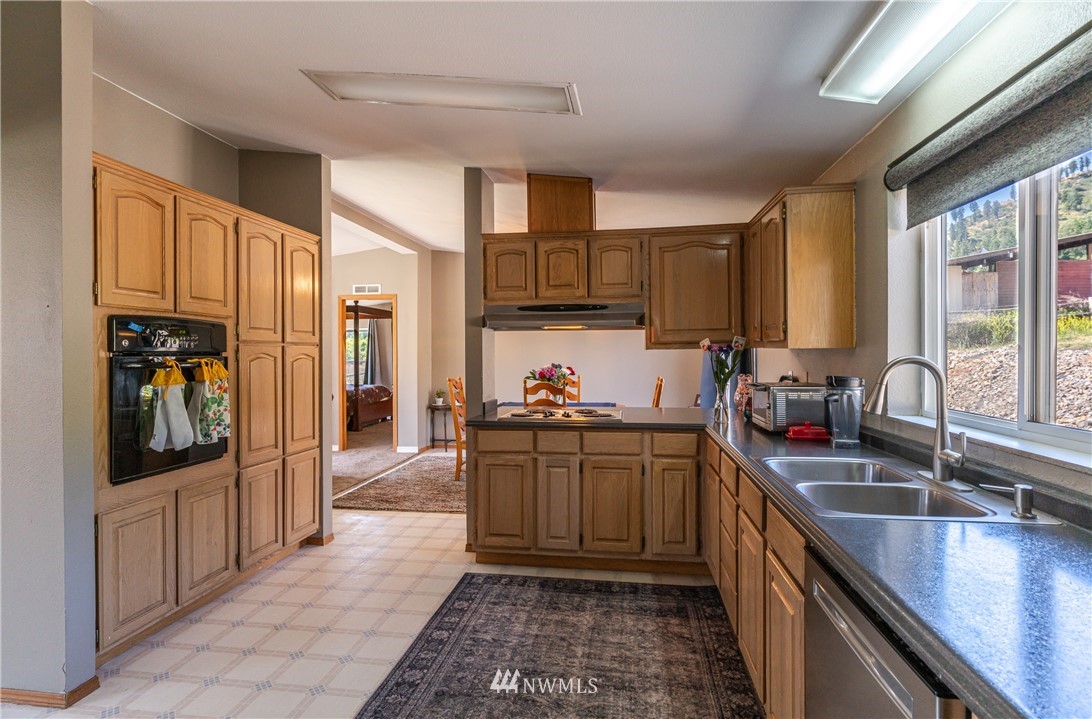 10185 Beecher Hill Road Peshastin, WA 98847 - Photo 8 of 32 Gallery Image 8