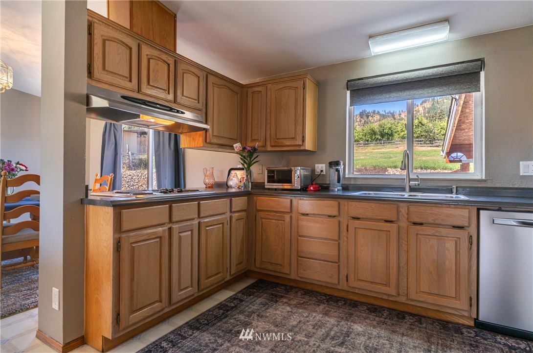 10185 Beecher Hill Road Peshastin, WA 98847 - Photo 9 of 32 Gallery Image 9