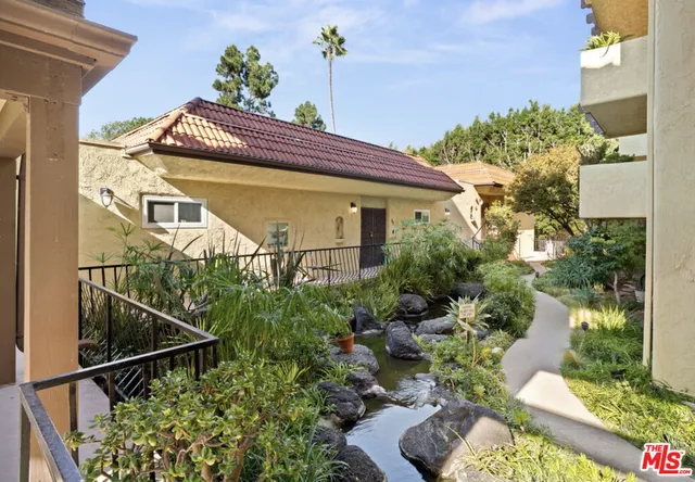 $579,500 | 5950 Buckingham Parkway, Unit 603, Culver City, CA 90230