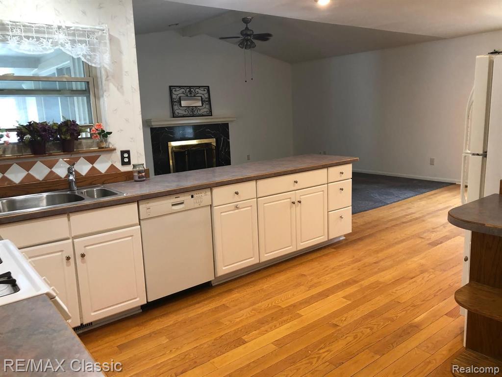 3754 Donaldson Road Rochester Hills, MI 48307 - Photo 5 of 29