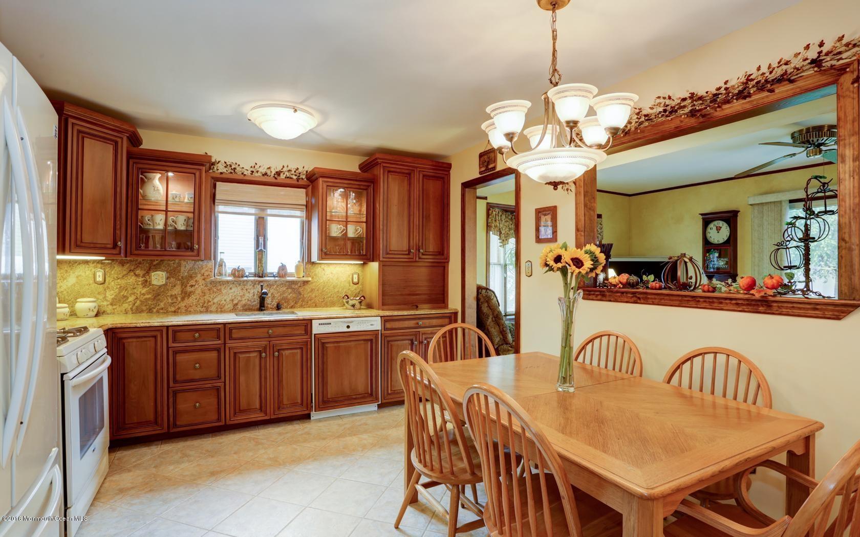 7 Rustic Lane Matawan, NJ 07747 - Photo 8 of 29 Kitchen