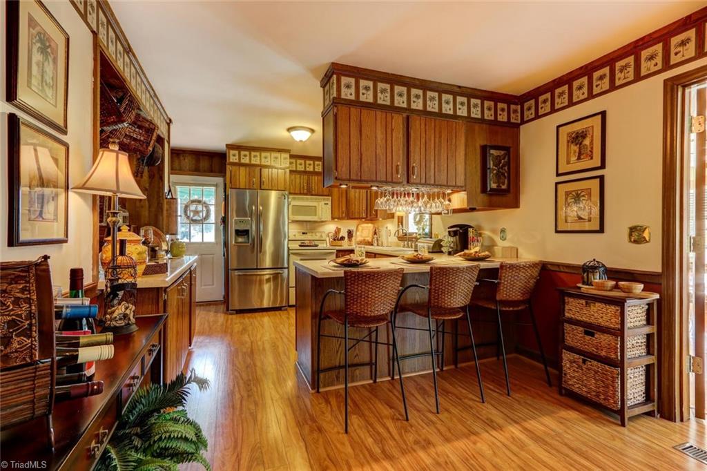 4752 Scythe Road Julian, NC 27283 - Photo 10 of 28 BREAKFAST BAR