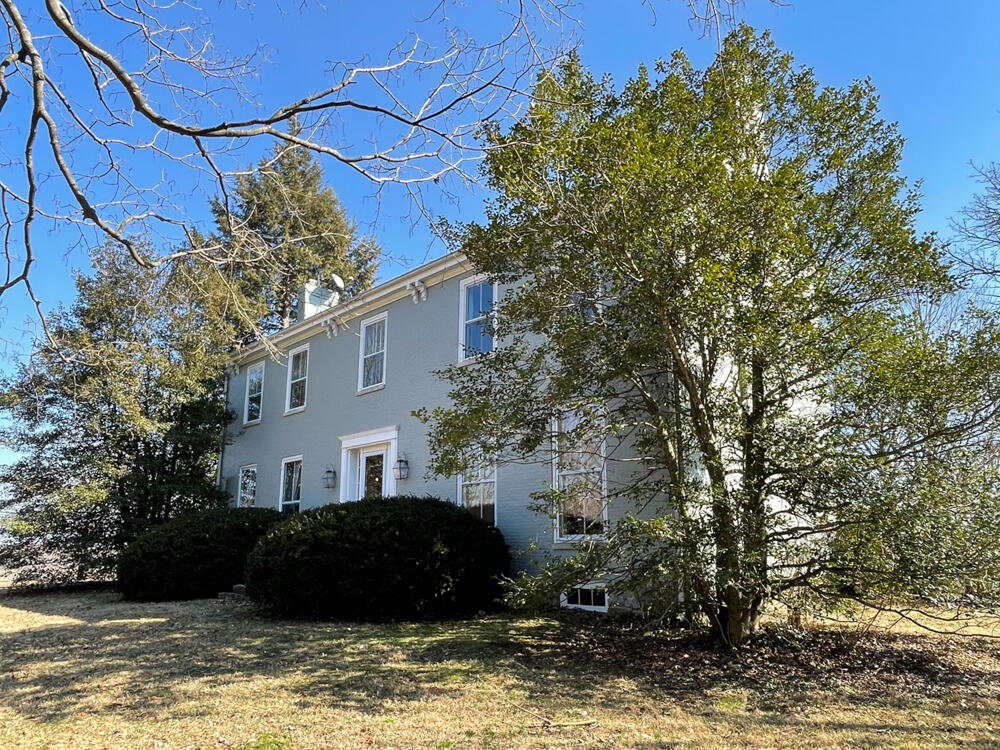 4409 Lexington Road Paris, KY 40361 - Photo 1 of 45 0-3634