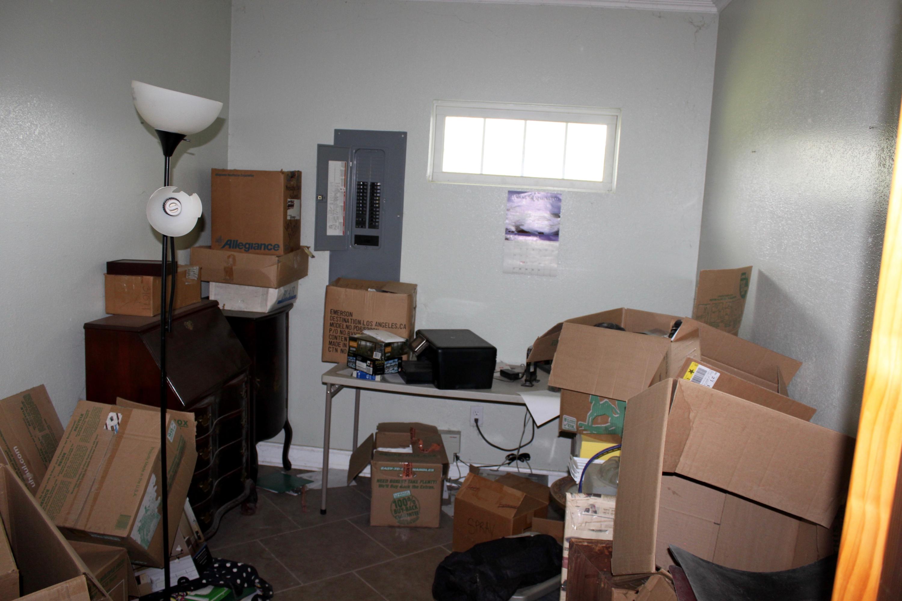 1155 Twin Bridge Road Deer Lodge, TN 37726 - Photo 29 of 39 Basement Office