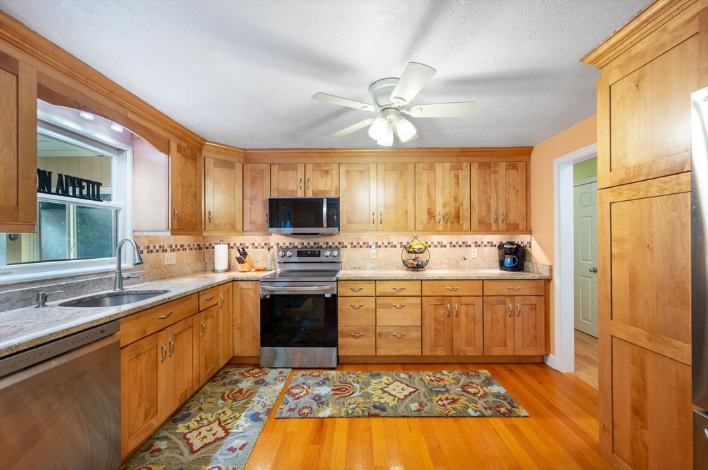258 State Street Hanson, MA 02341 - Photo 12 of 38