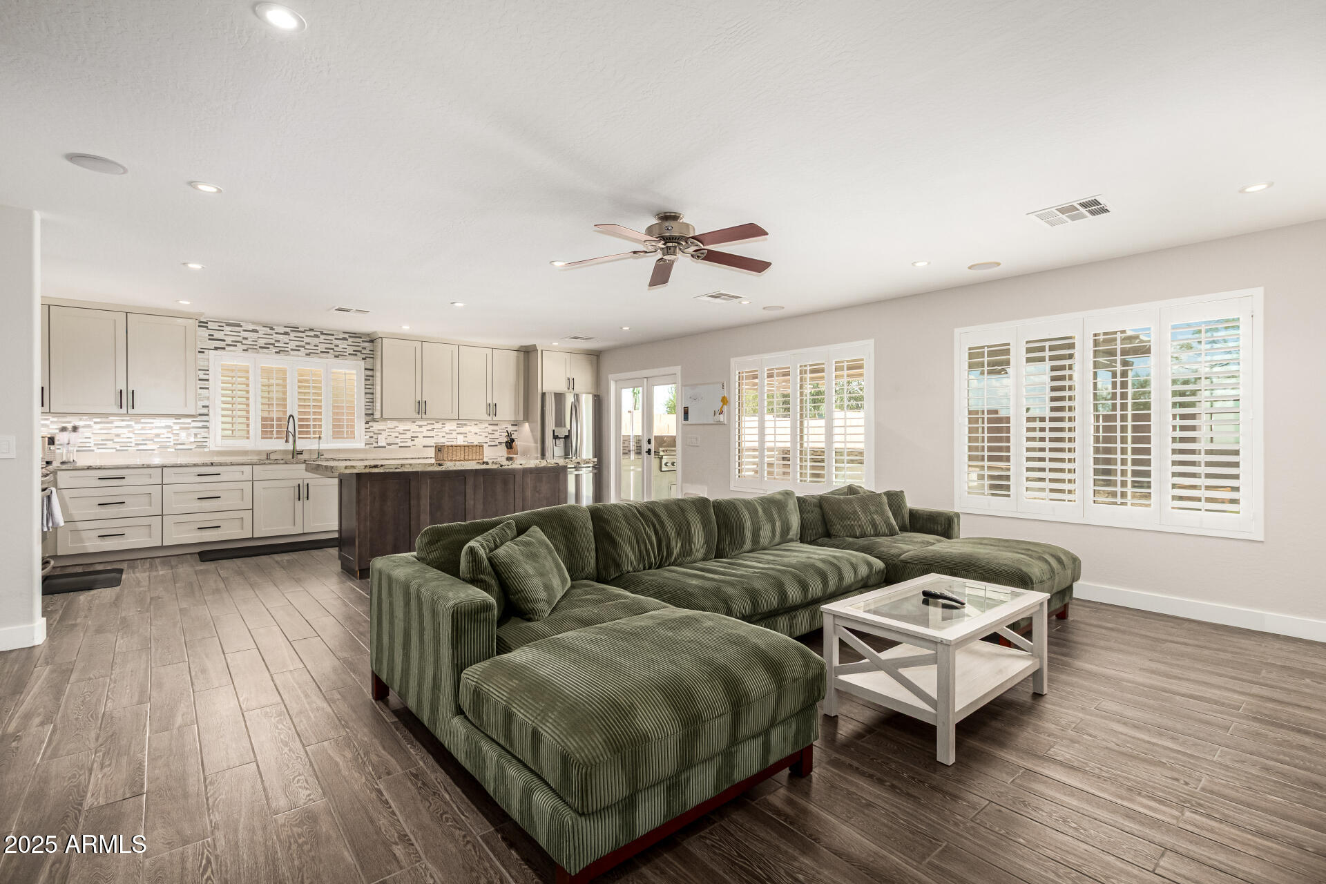 2425 West Florentine Road Phoenix, AZ 85086 - Photo 12 of 55 Great Room