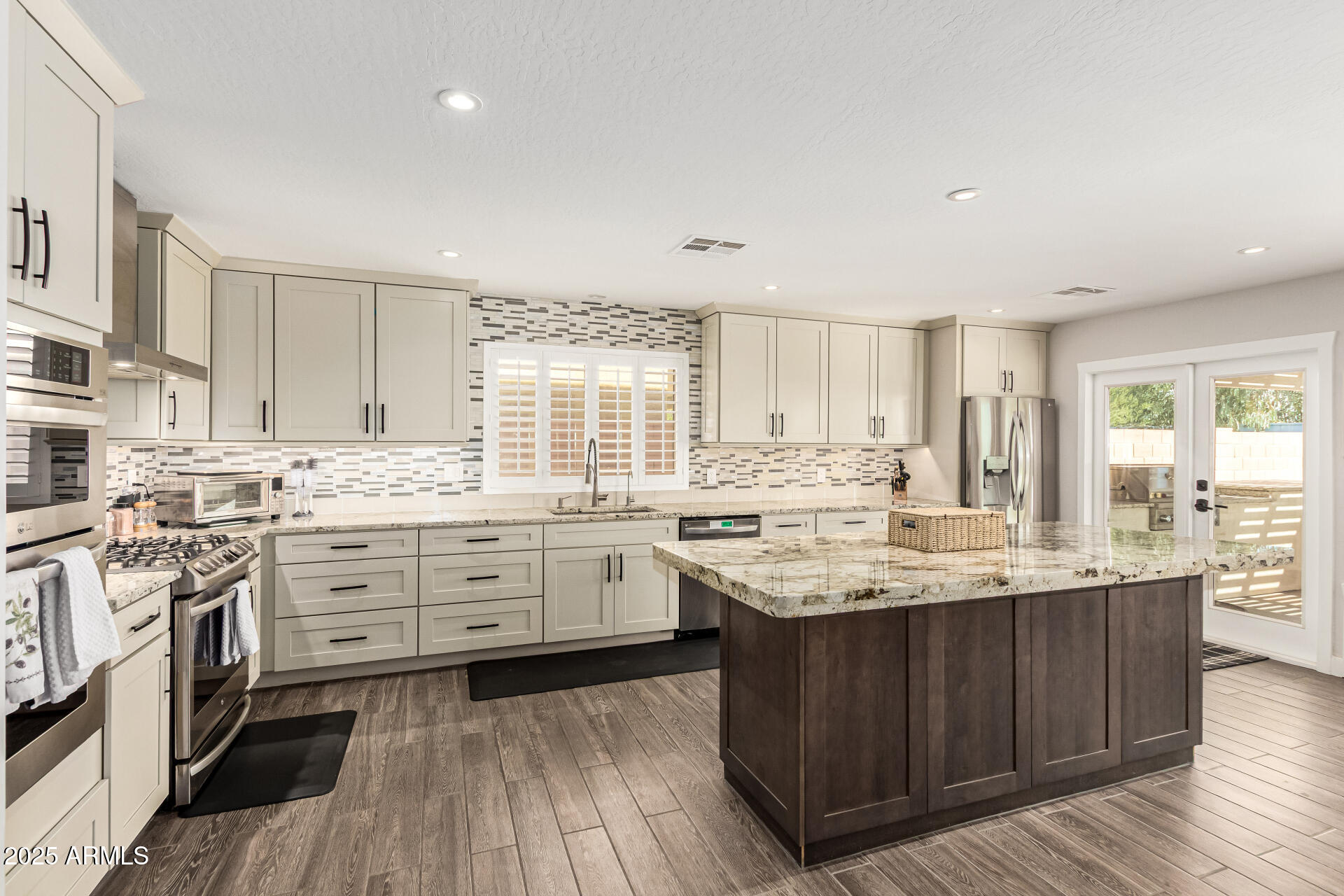 2425 West Florentine Road Phoenix, AZ 85086 - Photo 13 of 55 Kitchen