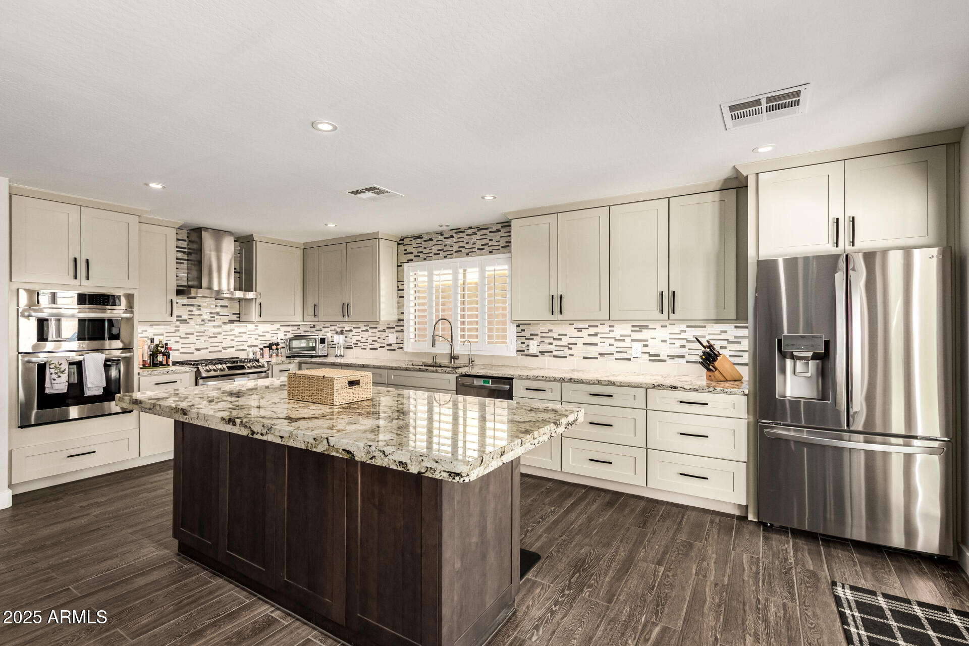 2425 West Florentine Road Phoenix, AZ 85086 - Photo 14 of 55 Kitchen