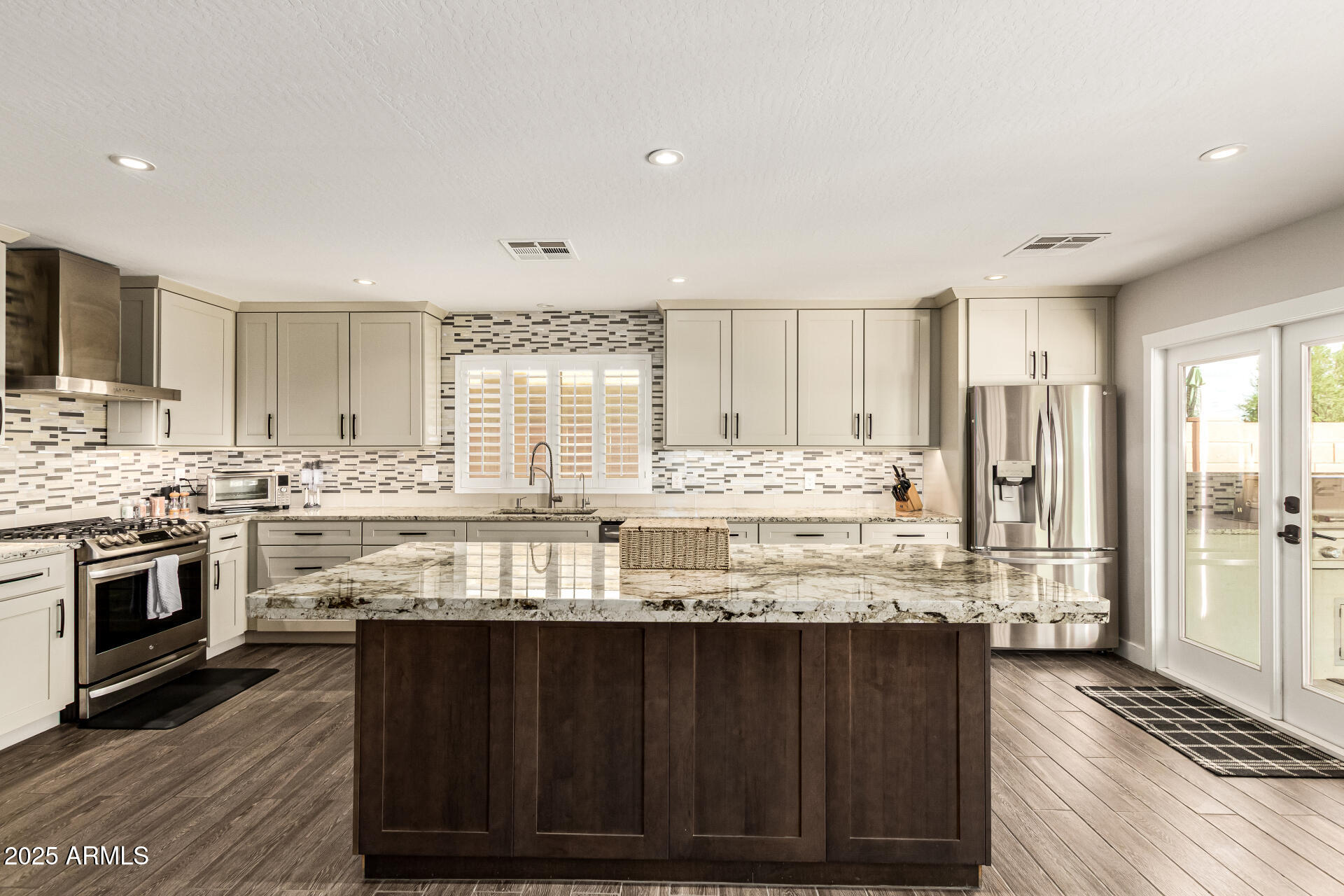 2425 West Florentine Road Phoenix, AZ 85086 - Photo 15 of 55 Kitchen