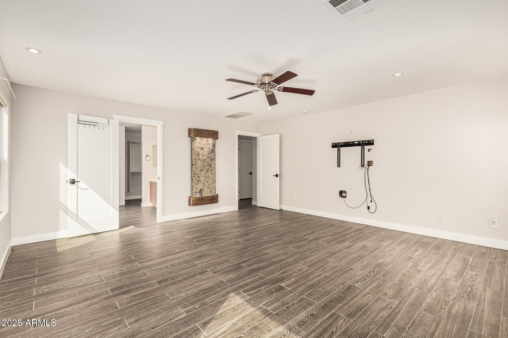 2425 West Florentine Road Phoenix, AZ 85086 - Photo 19 of 55 Primary Bedroom (downstairs)