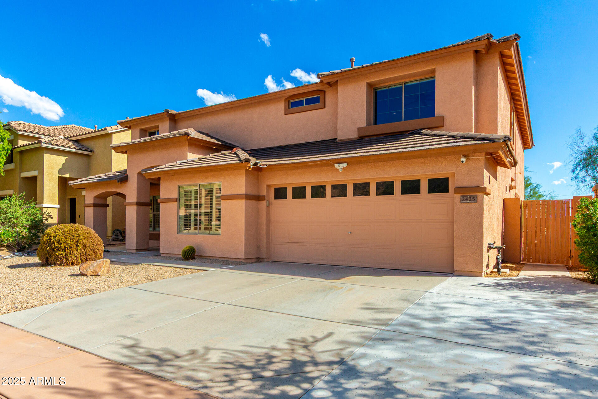 2425 West Florentine Road Phoenix, AZ 85086 - Photo 2 of 55 2425 W Florentine