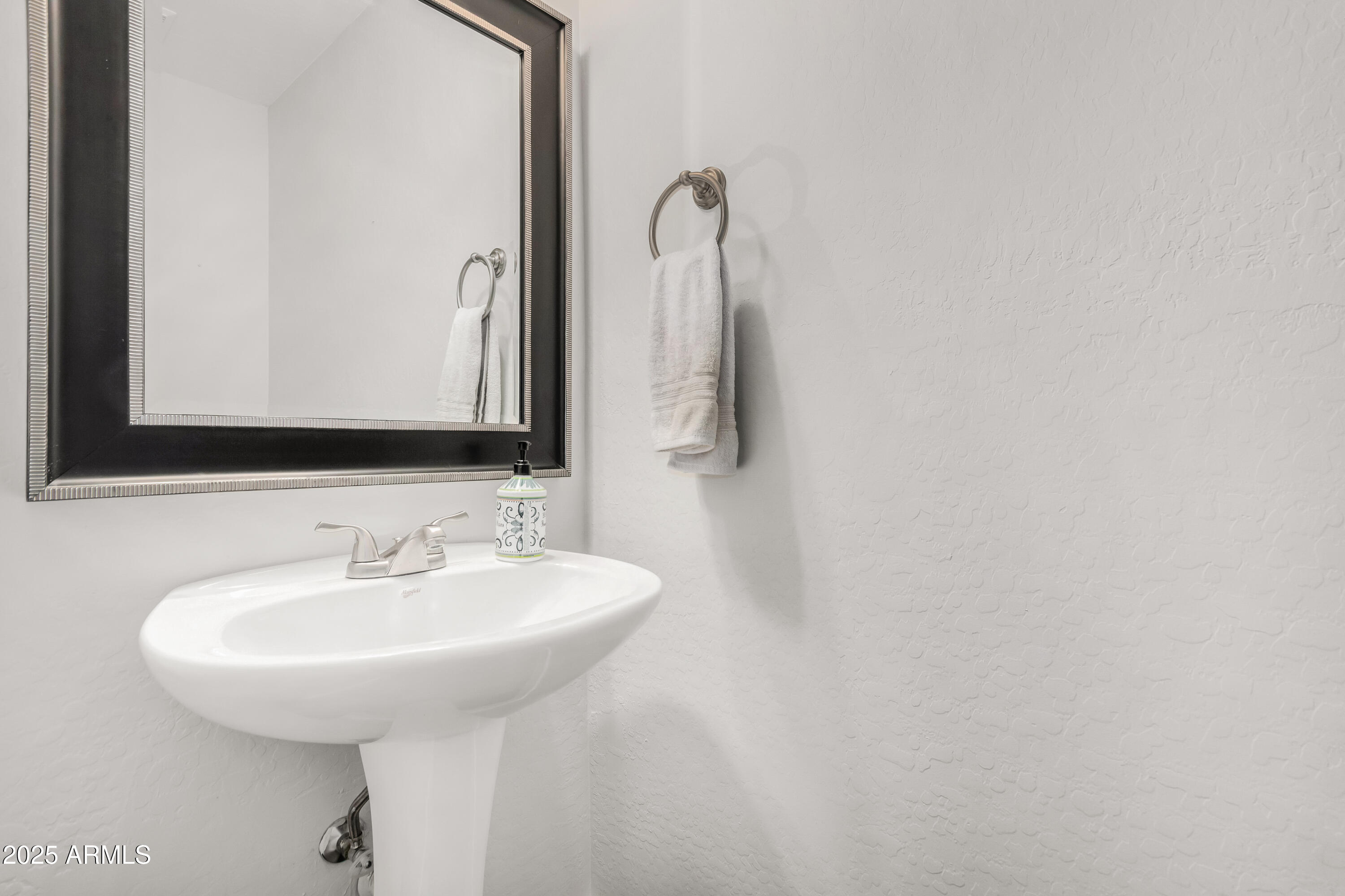 2425 West Florentine Road Phoenix, AZ 85086 - Photo 26 of 55 Powder Room Downstairs