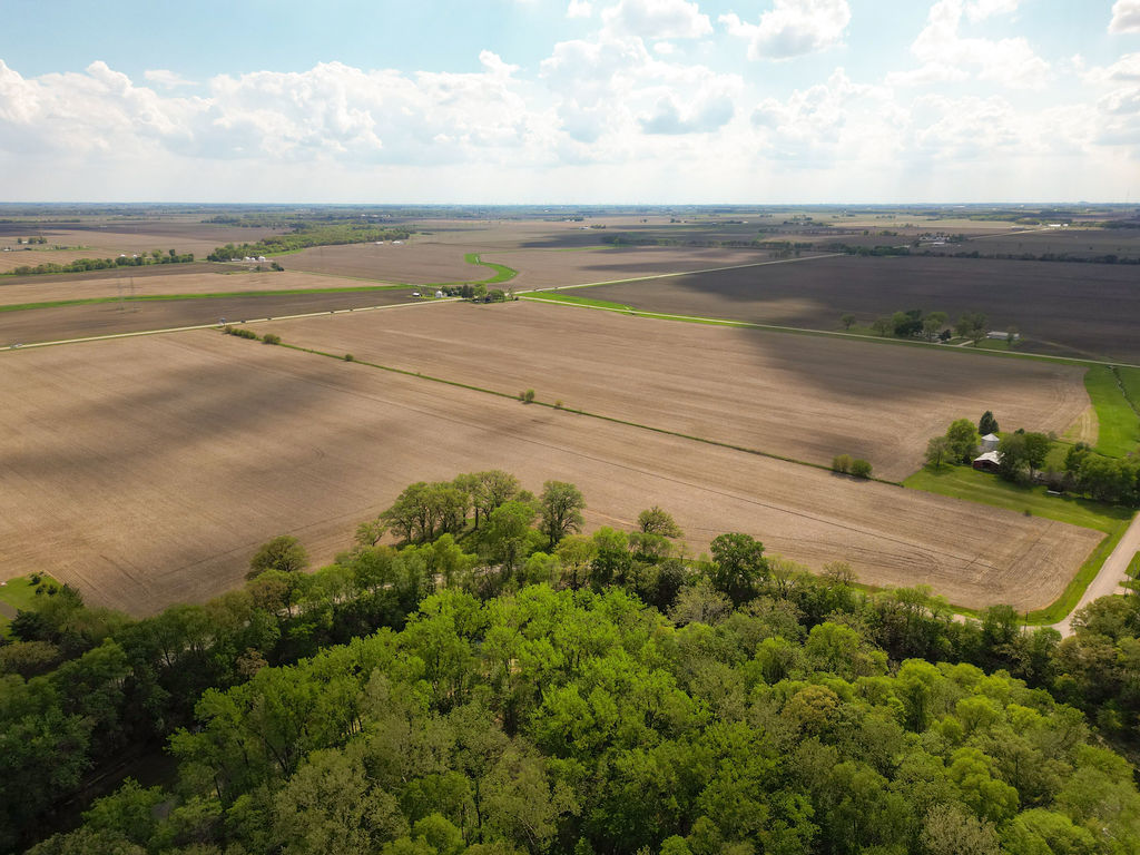 Lot 6 McArdle Road Mazon, IL 60444 - Photo 4 of 11 a view of an ocean and beach
