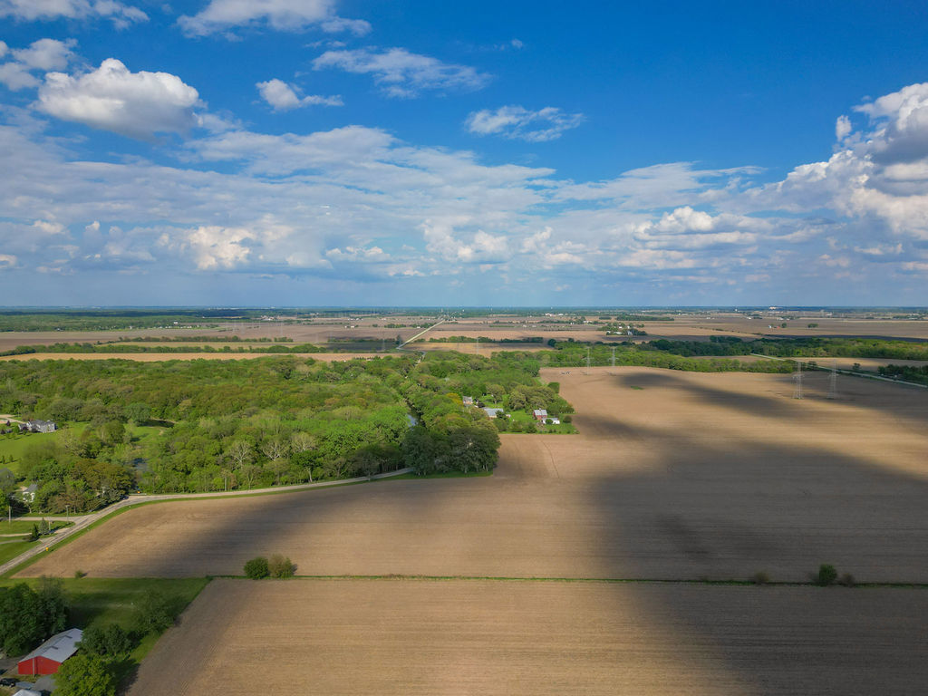Lot 6 McArdle Road Mazon, IL 60444 - Photo 8 of 11 a view of an ocean and a yard