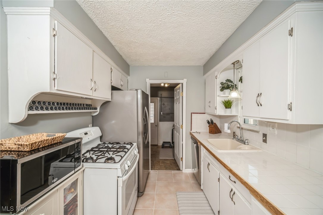 26732 Knickerbocker Road Bay Village, OH 44140 - Photo 12 of 26 Gallery Image 12
