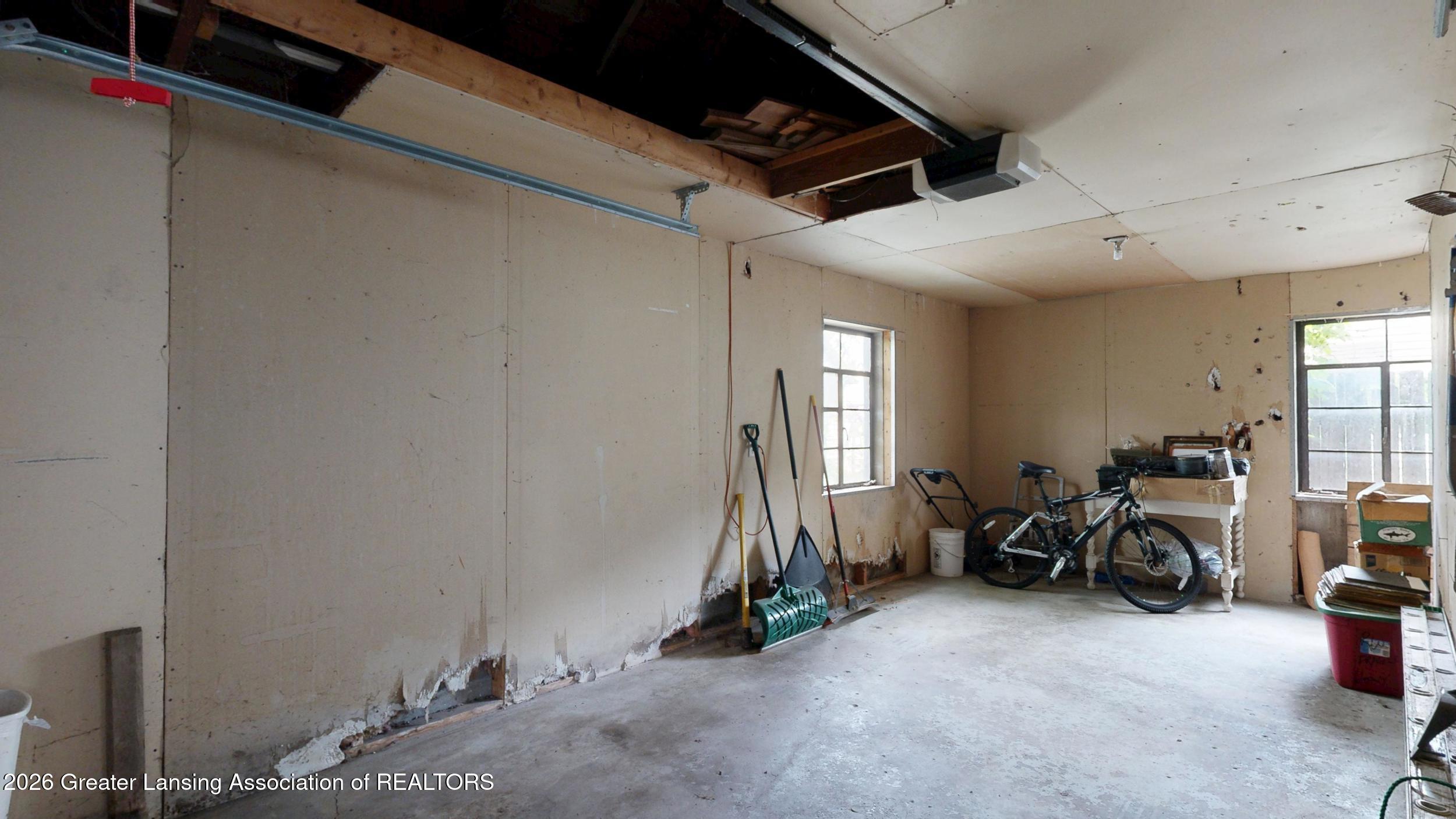 2409 Alpha Street Lansing, MI 48910 - Photo 29 of 46 Workshop