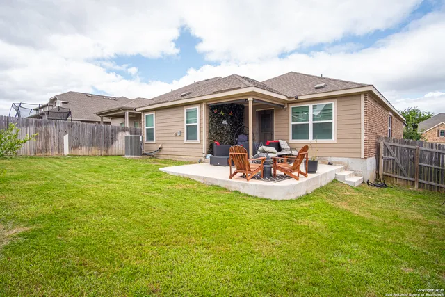 $1,950 | 234 Fernwood Drive, Schertz, TX 78108