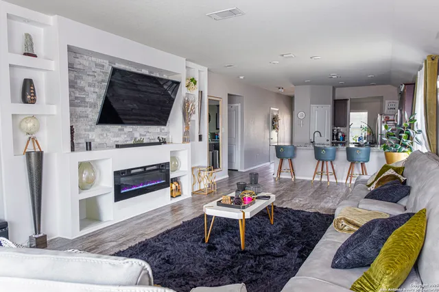 $1,950 | 234 Fernwood Drive, Schertz, TX 78108