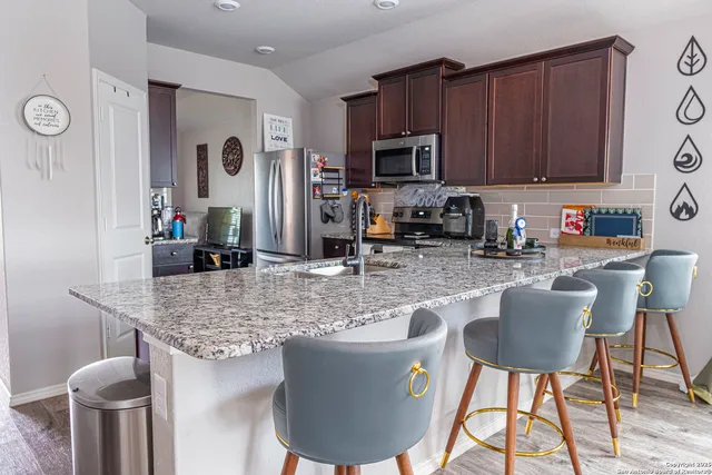 $1,950 | 234 Fernwood Drive, Schertz, TX 78108