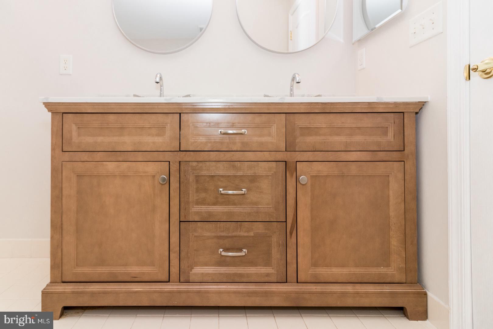 226 Hawthorne Way Riverside, NJ 08075 - Photo 22 of 32 a close view of closet