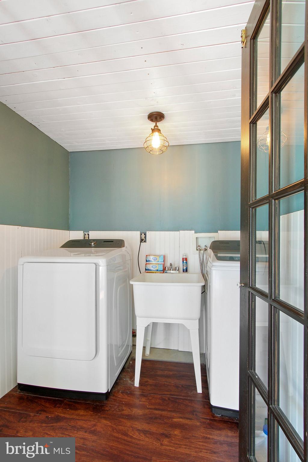 35 Coventry Cross Road Mount Wolf, PA 17347 - Photo 20 of 28 Laundry room