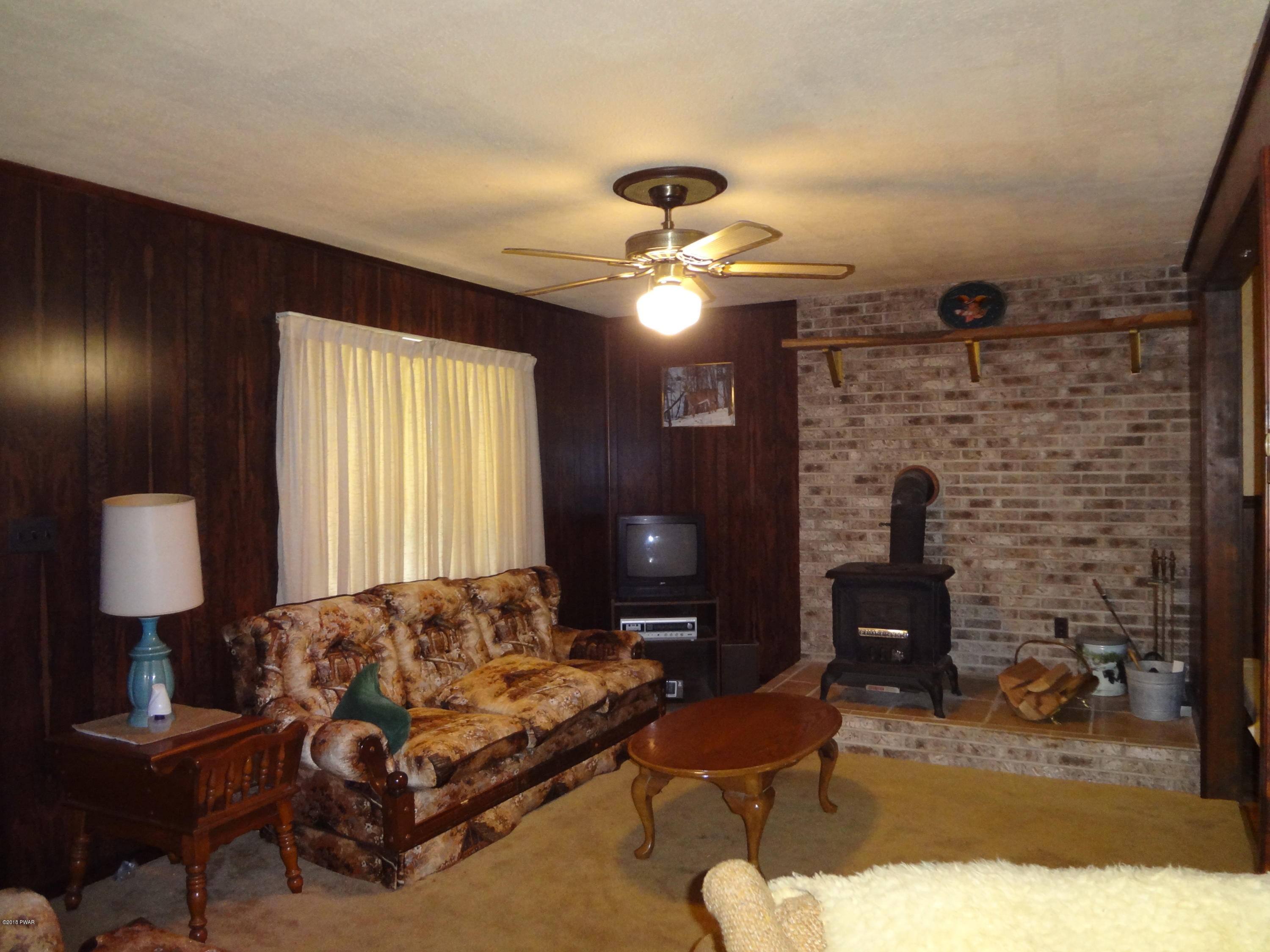246 Perry Road Greentown, PA 18426 - Photo 10 of 24
