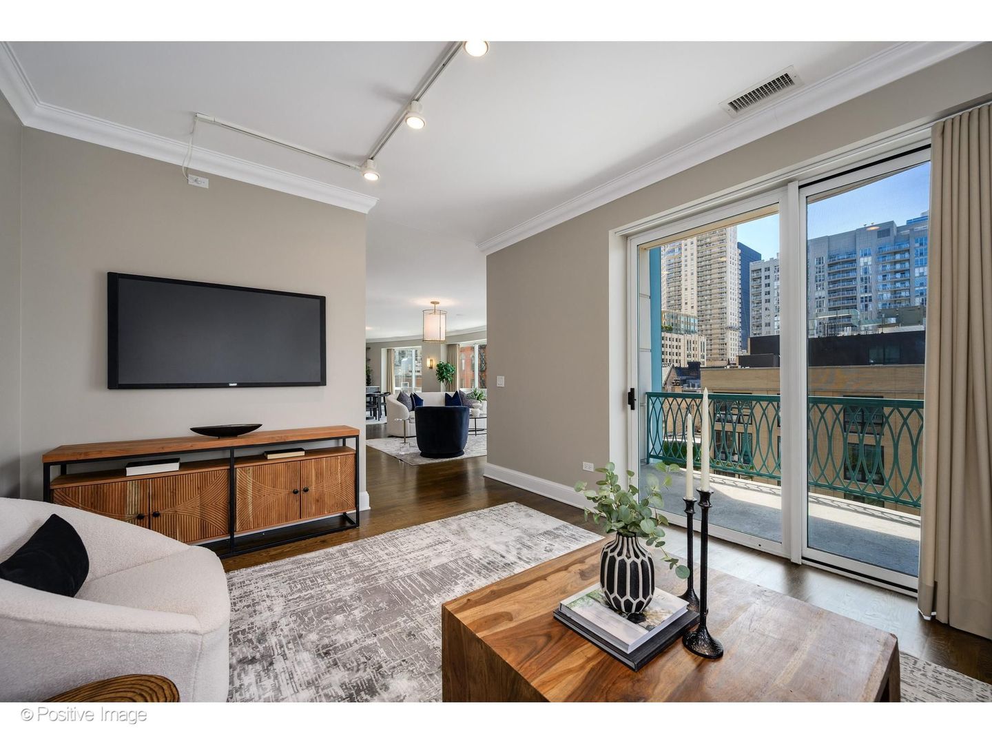 60 West Erie Street, Unit 601 Chicago, IL 60654 - Photo 10 of 33