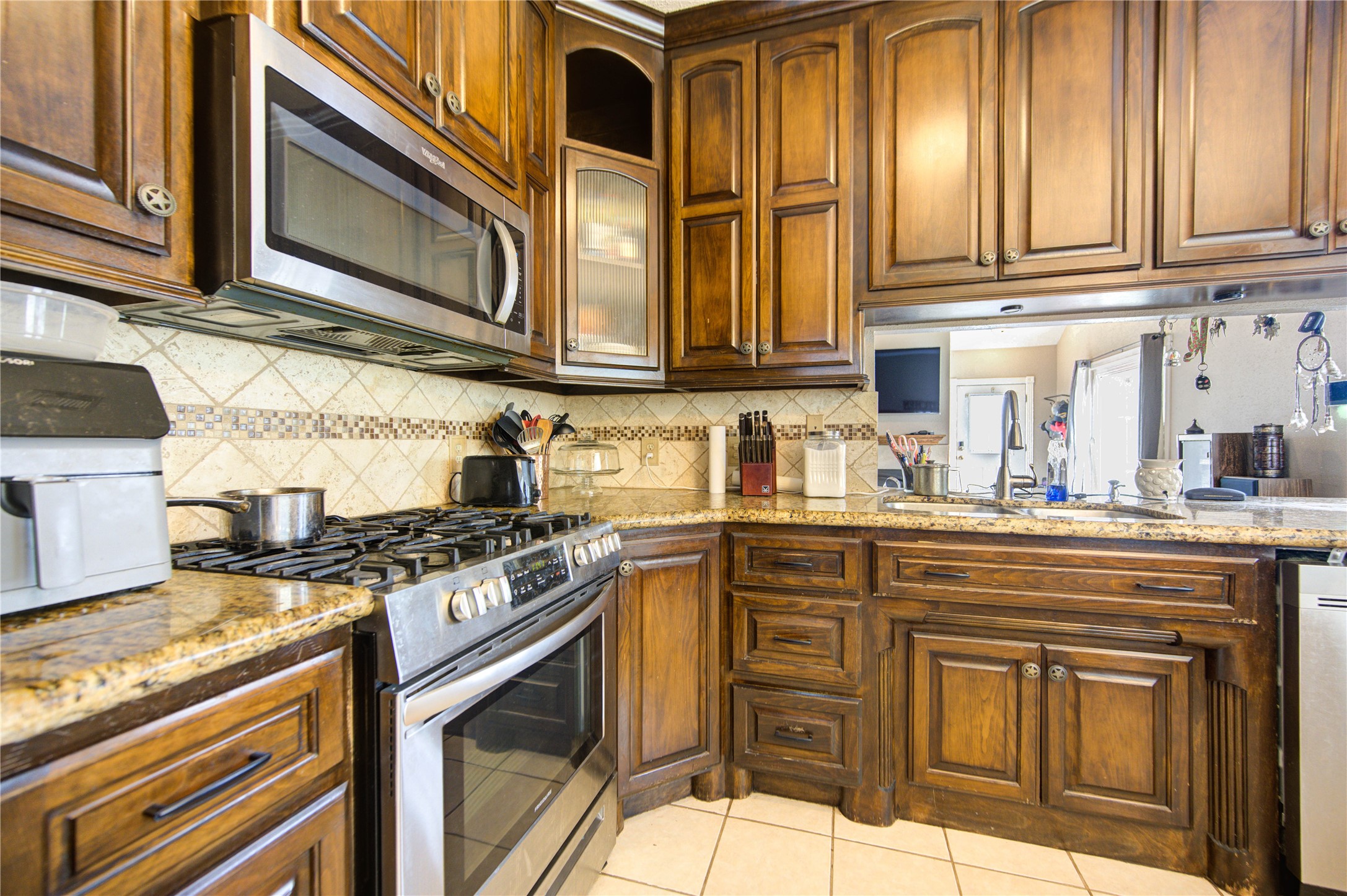 316 North Ranch House Road Angleton, TX 77515 - Photo 9 of 30 Stainless Steel Appliances incld